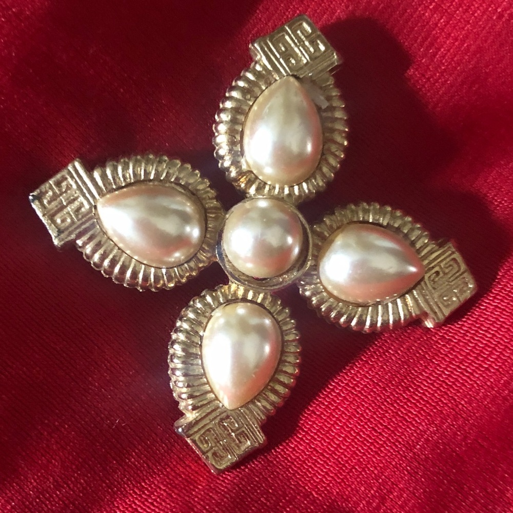 Vintage Faux Givenchy faux pearls and gold tone brooch 1980’s